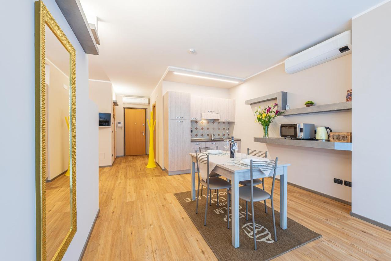 Room 176, Alba Town Екстериор снимка