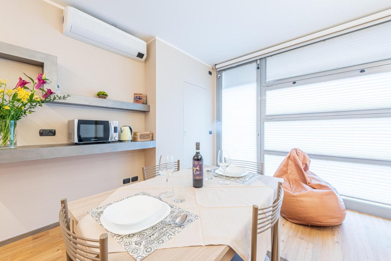 Room 176, Alba Town Екстериор снимка