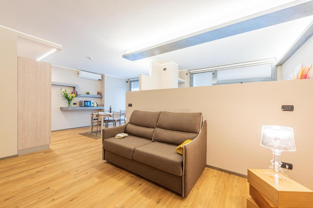 Room 176, Alba Town Екстериор снимка