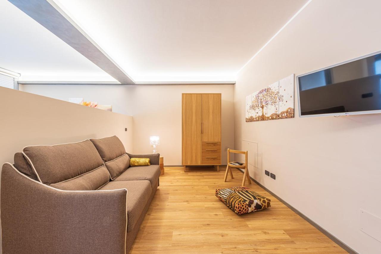 Room 176, Alba Town Екстериор снимка