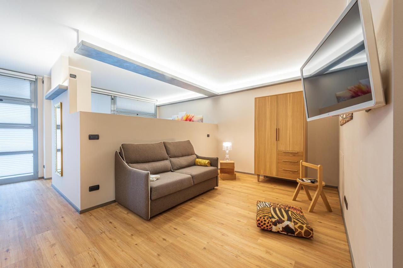 Room 176, Alba Town Екстериор снимка