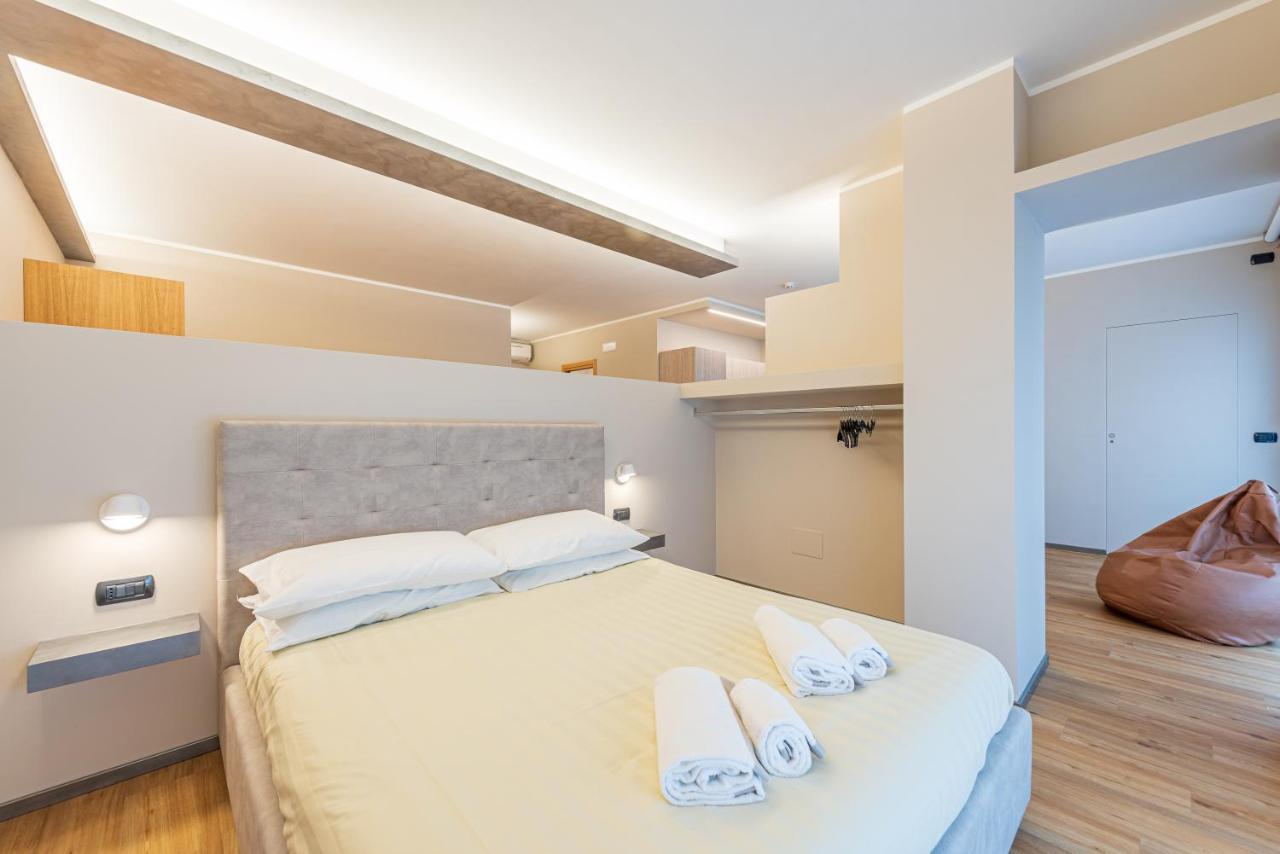 Room 176, Alba Town Екстериор снимка