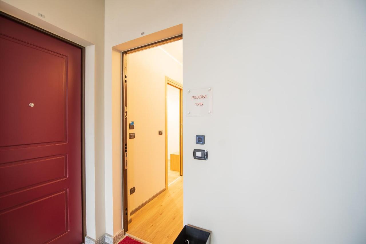 Room 176, Alba Town Екстериор снимка
